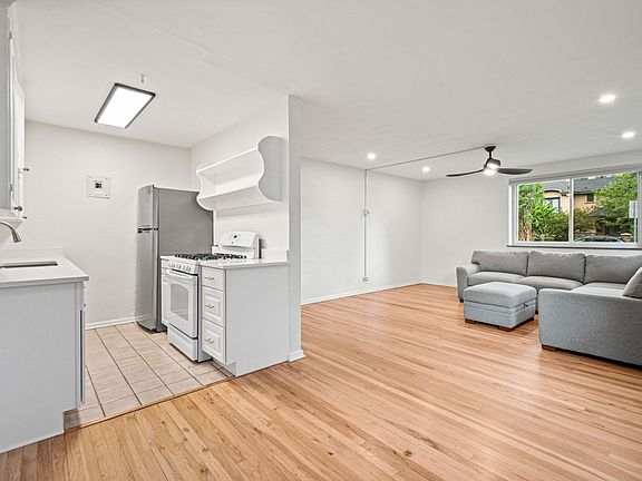 4th image of 525 N Jackson St APT 103