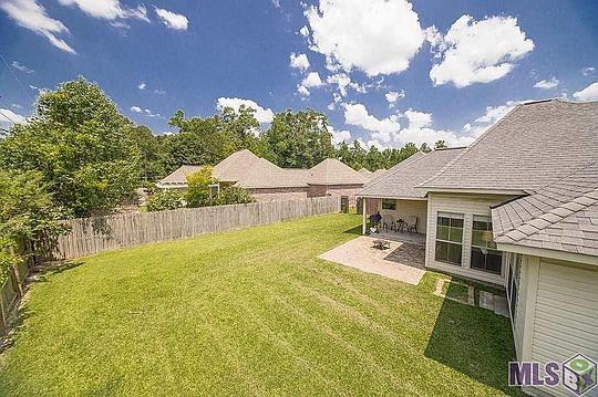 4th image of 15011 Sherwood Ln