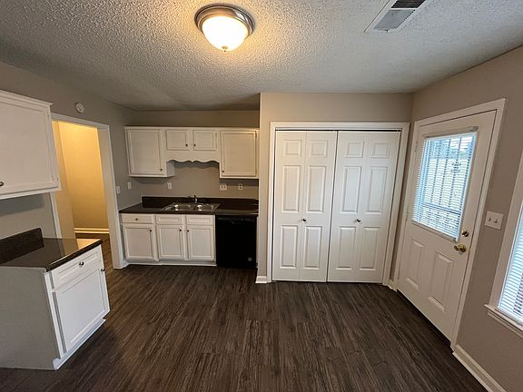 5th image of 3311 Barbwood Dr