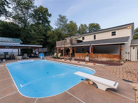 3rd image of 4054 Perry Ct W