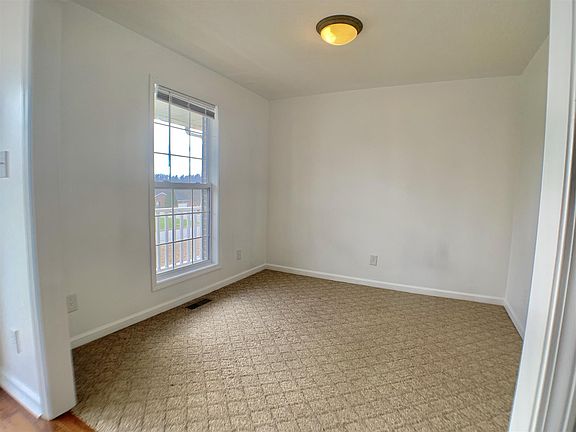 3rd image of 746 Cedar Grove Ct