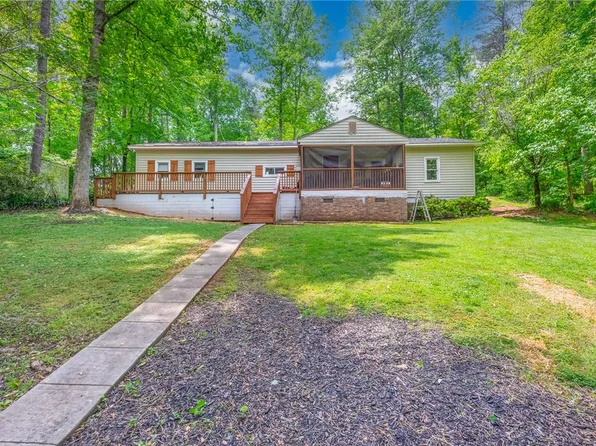 120 Kinston Dr, Easley, SC 29640