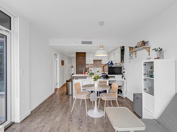 3rd image of 110 Switchmen St #908