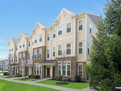 10 Iris Ln #605, Garfield, NJ, 07026