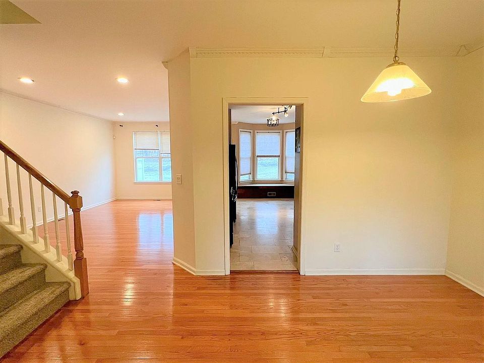 1st image of 22 Avoncroft Ln