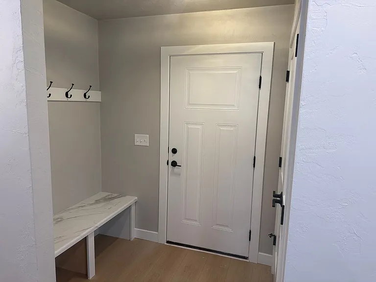2625 Lawrence Ln — Photo 10