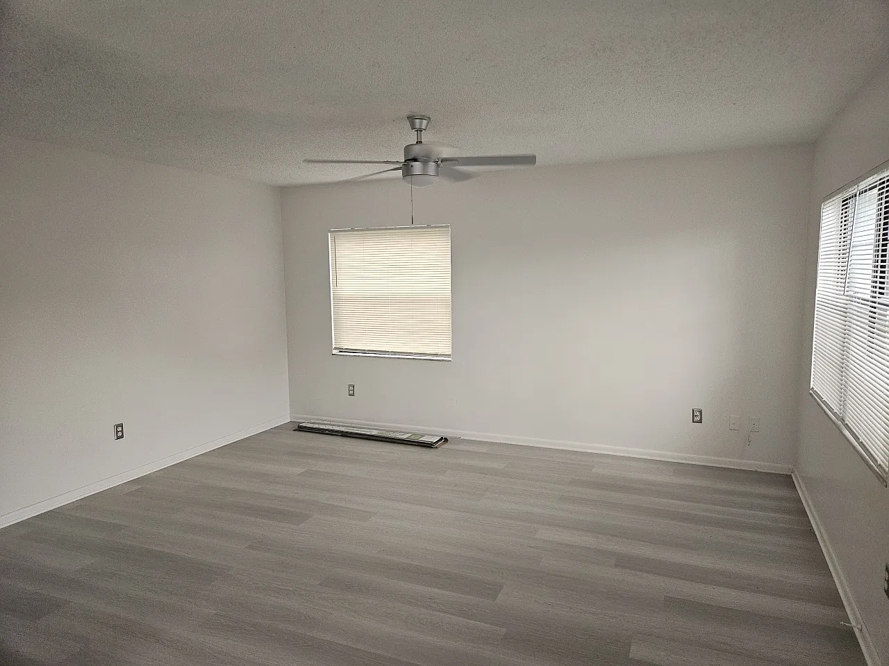 3 bed, 1118 sqft, $1,550 — Photo 2
