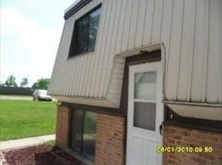 34W656 Elm Ct APT A, St Charles, IL 60174