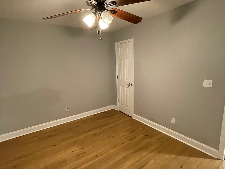 907 Downing Dr — Photo 13