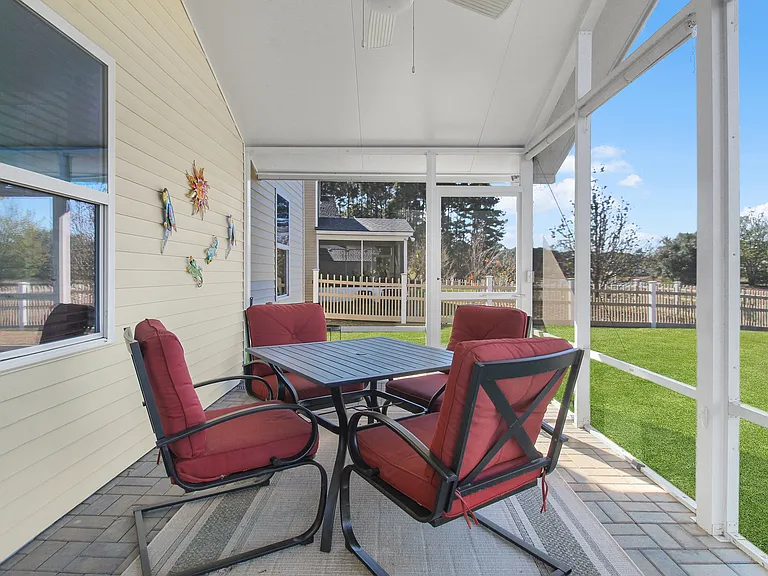 153 Hamilton Grv — Photo 43