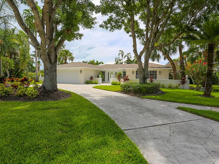 2901 Crayton Rd — Photo 8