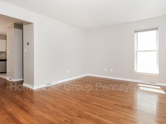 2nd image of 1706 Sandusky North St