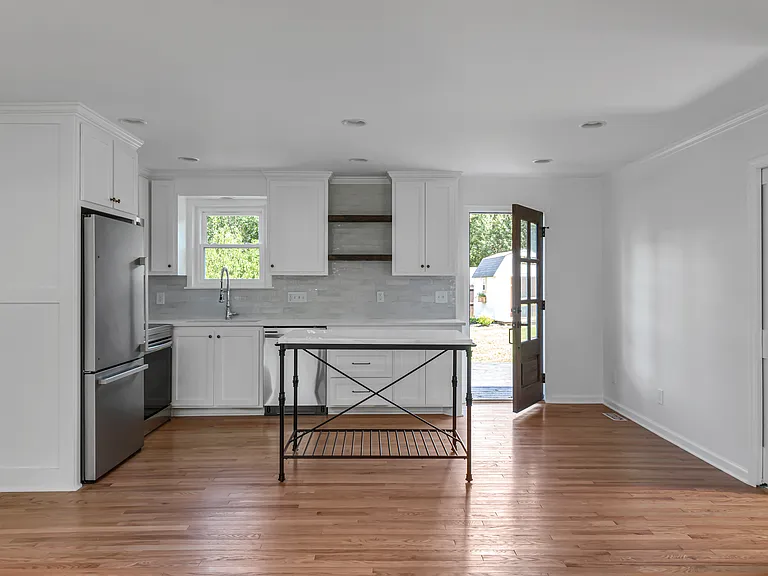 106 Scruggs Ave — Photo 9