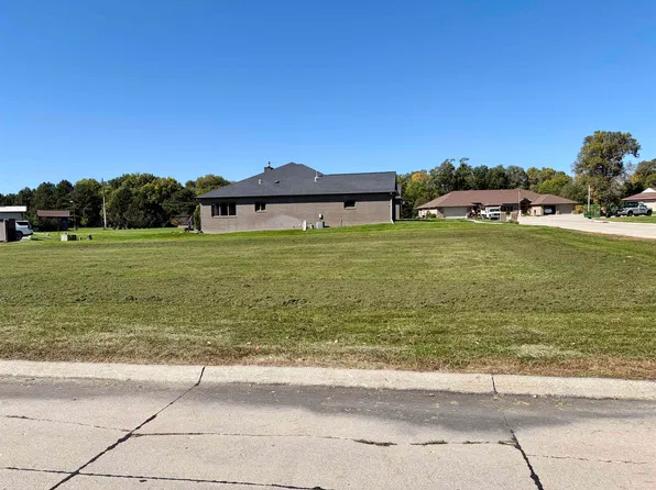 1307 & 1309 Andrews Dr, Norfolk, NE 68701