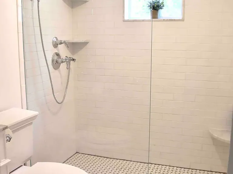 10 N Pleasant St — Photo 16