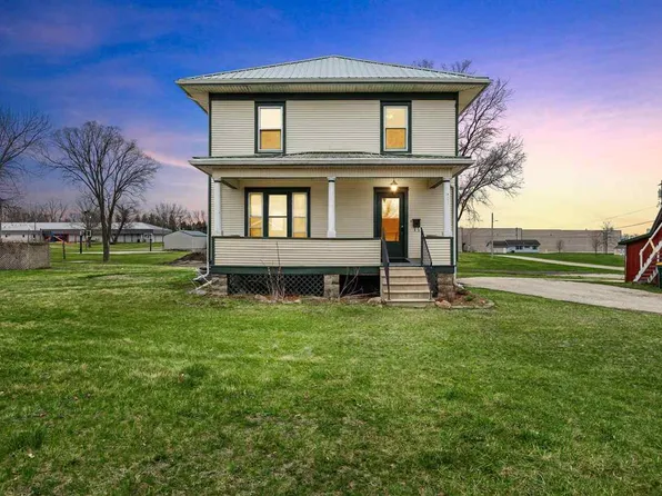 601 14th St NE, Independence, IA 50644