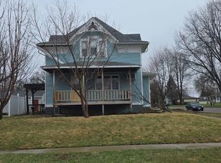 410 9th St, Alton, IA 51003