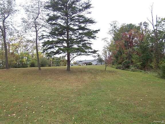931 Moyer Ave 003