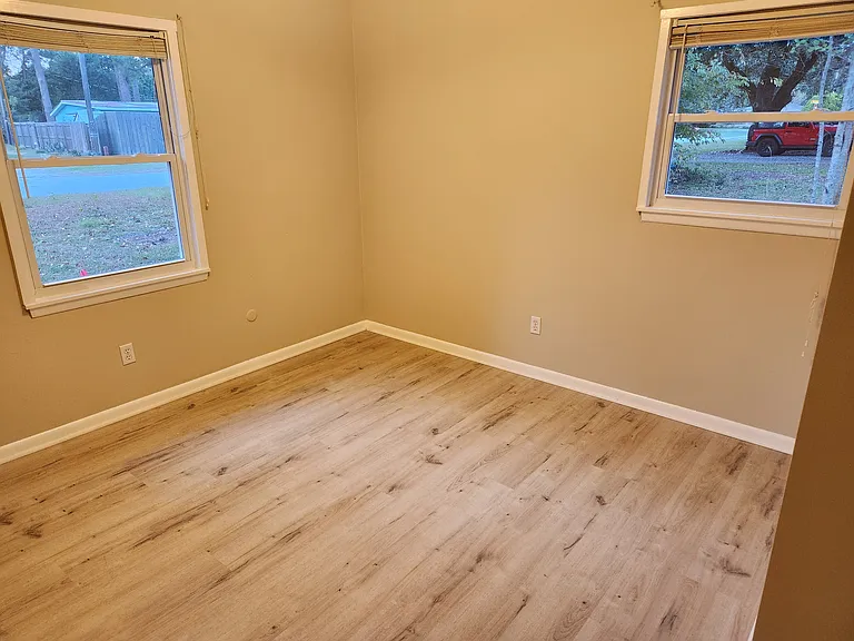 214 Kingston Rd — Photo 9