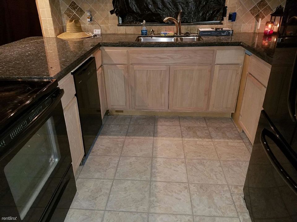 2nd image of 1517 Crestwood Blvd