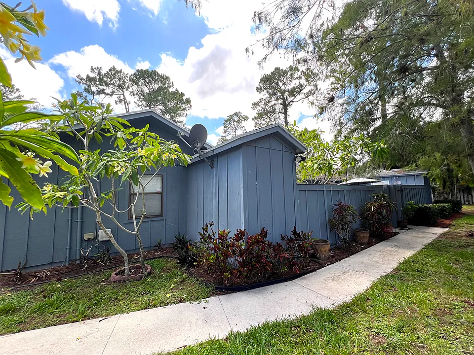 1077 Goldenrod Rd #1077A