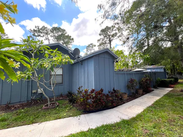 1077 Goldenrod Rd #1077A, Wellington, FL 33414