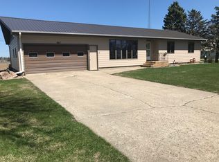 421 E Luverne St, Magnolia, MN 56158