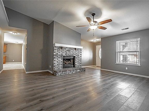 2nd image of 207 Winesap Ln