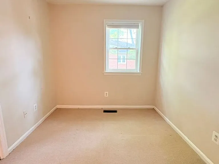 6718 Kenwood Forest Ln — Photo 22