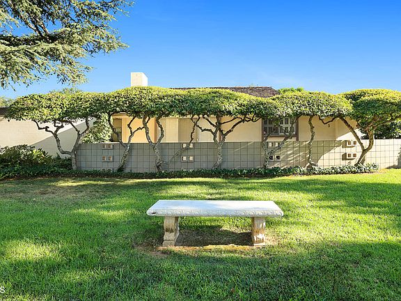 3rd image of 1040 S Orange Grove Blvd Unit 5