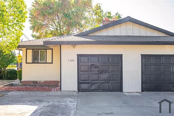 3 bed, 900 sqft, $2,300 — Photo 1