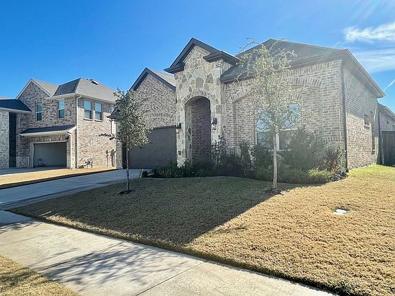 3rd image of 5831 Melville Ln