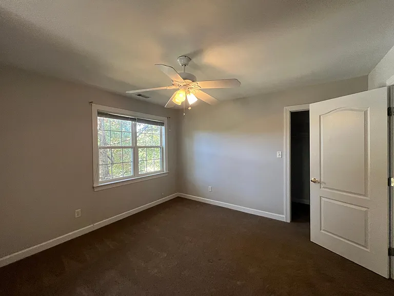 1004 Melville Ln — Photo 21