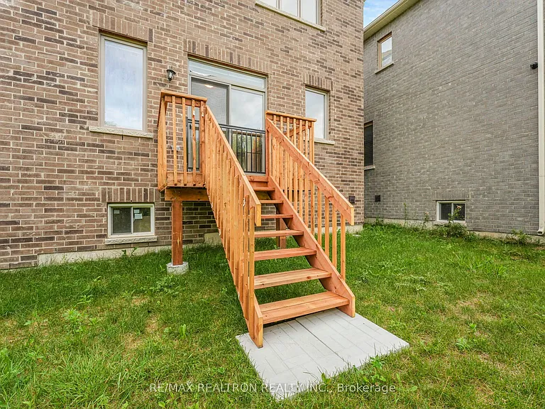 17 Corbett St — Photo 31