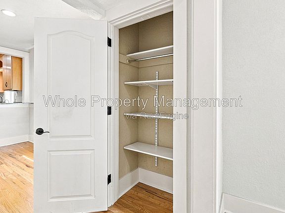 4th image of 630 S Clarkson St