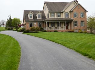333 Silverwood Dr, Lititz, PA 17543