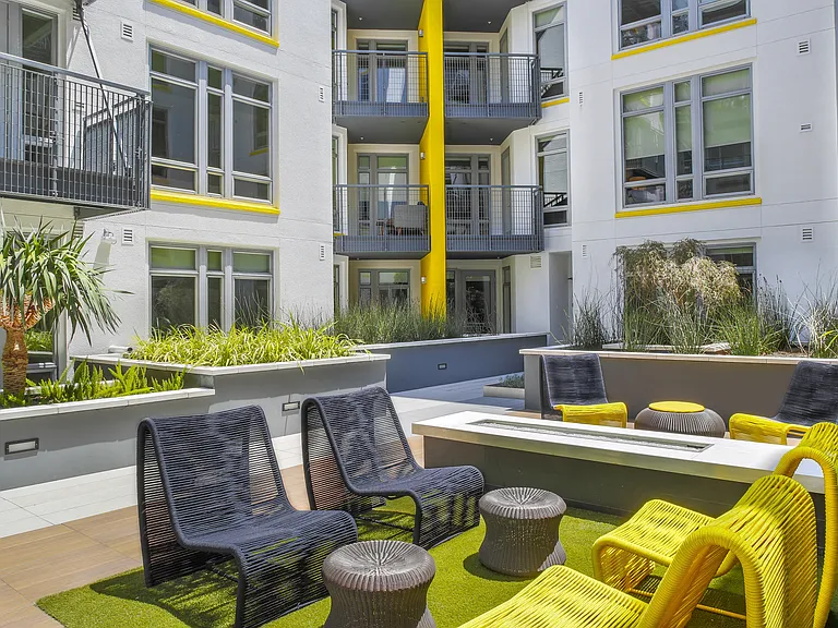 mResidences Olympic & Olive — Photo 14