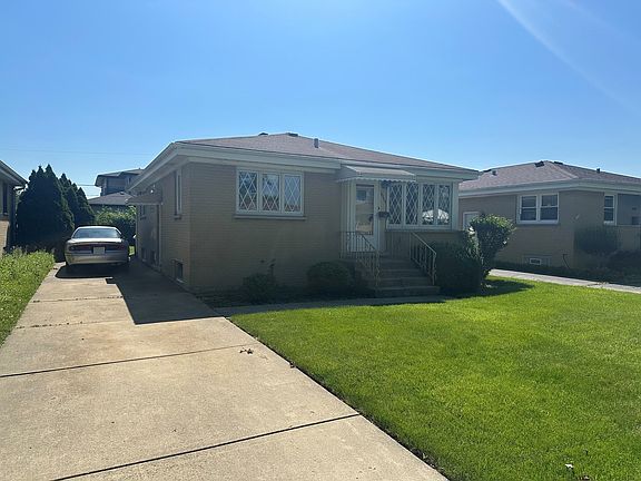 2nd image of 4933 N Ozanam Ave
