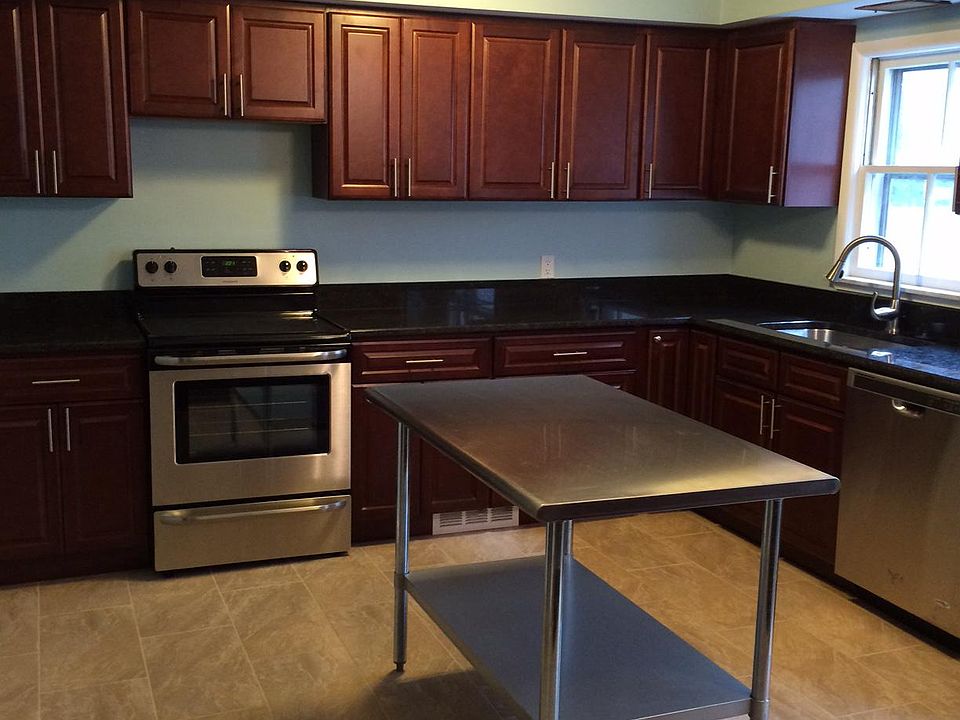 1st image of 18401 Chagrin Blvd