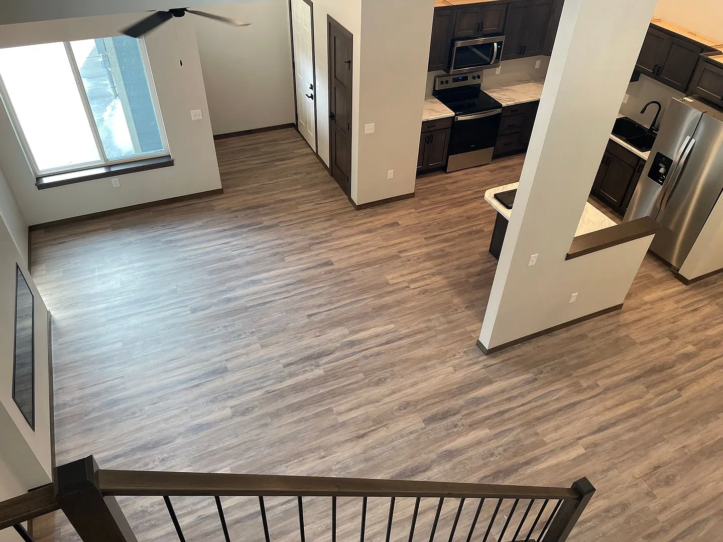 3 bed, 2.5 bath, 1646 sqft, $1,995 — Photo 3