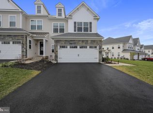 18 Spring Mill Rd, Ivyland, PA 18974