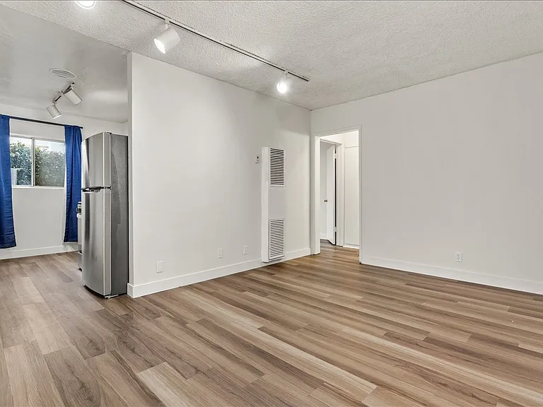 908 N San Vicente Blvd #4 — Photo 6