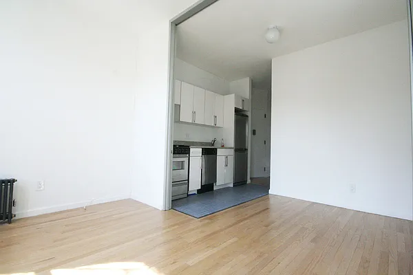 Rented by Aether Property Group | media 30