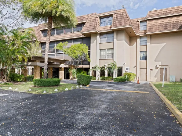 665 NE 195th St APT 222, Miami, FL 33179