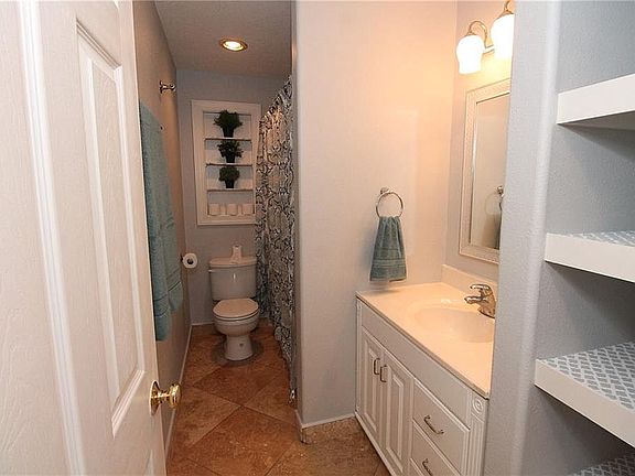 4th image of 1407 Russell Ave