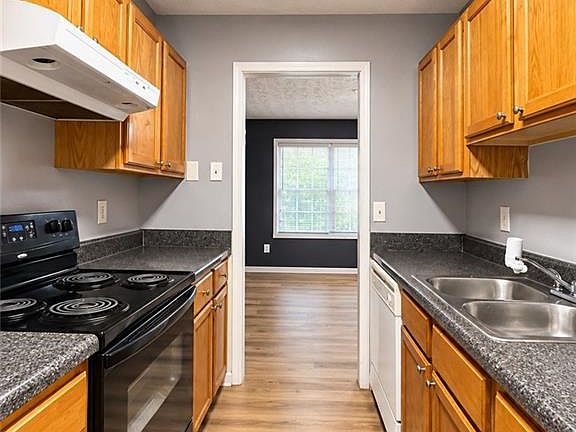 2nd image of 2111 Country Walk Way SE APT A