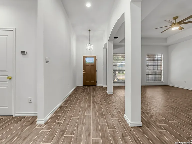 111 Westwood Way — Photo 4