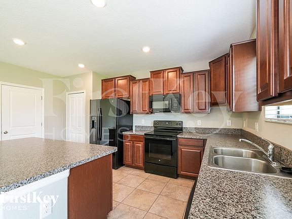 5th image of 9624 Sage Creek Dr