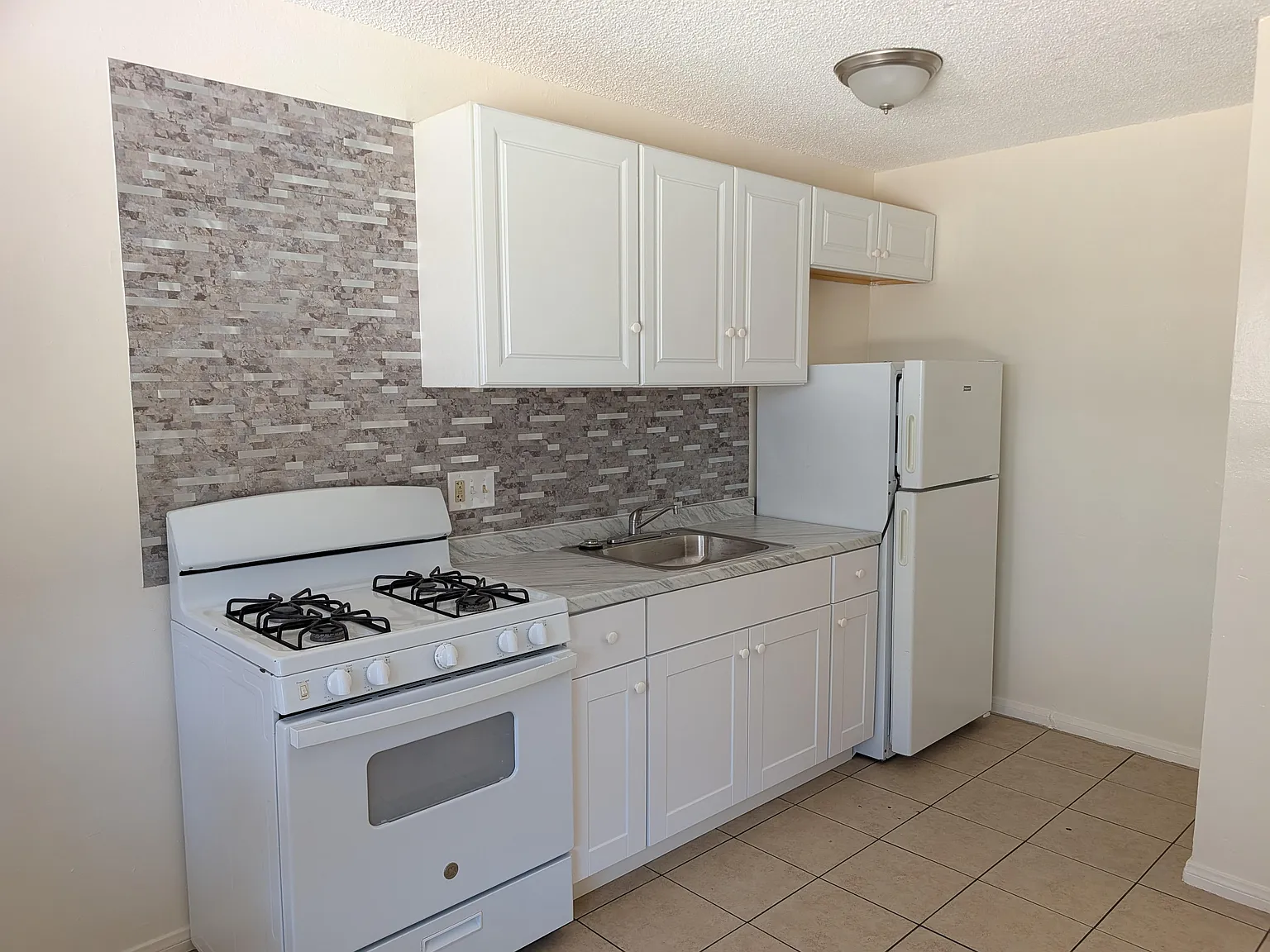 1 bed, 500 sqft, $1,800 — Photo 1