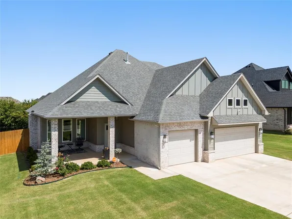 10608 Blue Creek Dr, Yukon, OK 73099